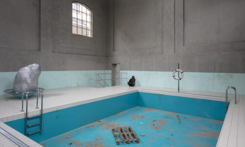 In Fondazione Prada in mostra “Useless Bodies?” del duo di artisti Elmgreen & Dragset